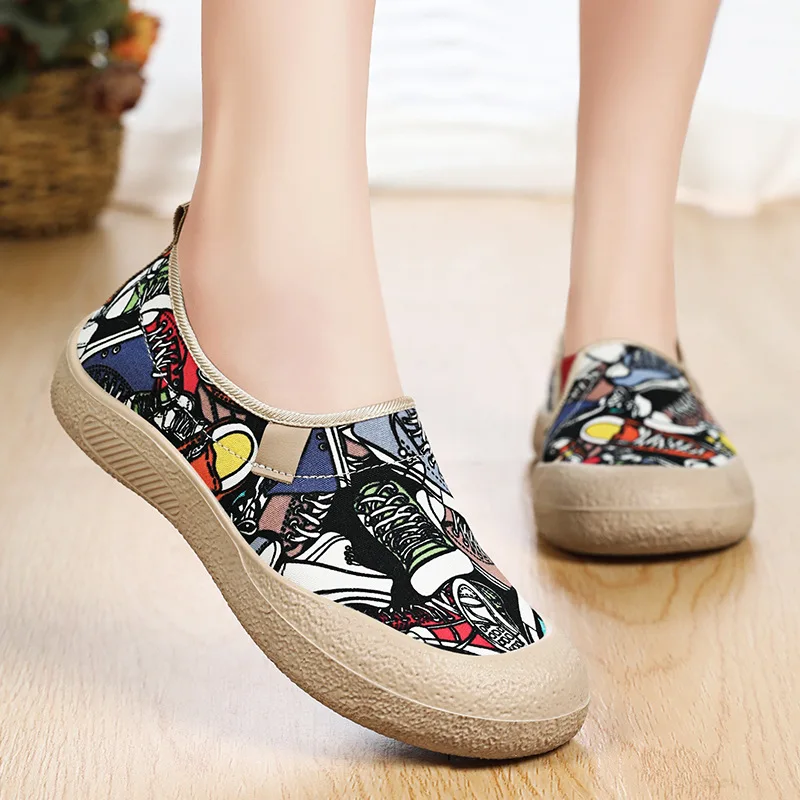 Women's Breathable Mom Shoes Soft Flat Sole Slip-On Spring Casual Cloth Shoes Orthopedic Comfort Lightweight Non-Slip Wide Width - Image 2